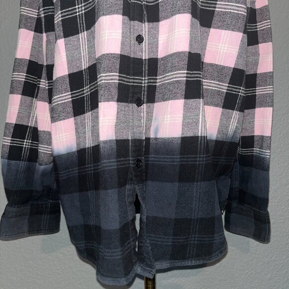 DISNEY LA RATATOUILLE REMY Plaid Flannel Button Down Pink & Black Ombre Shirt  L - Picture 4 of 13